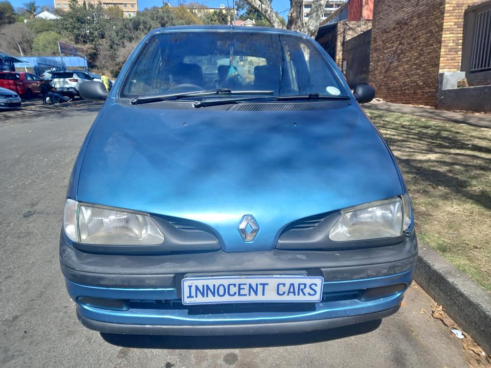 2010 RENAULT MAGANE 1.4 PETROL, MANUAL, BLUE COLOR, MILEAGE 105000KMS
