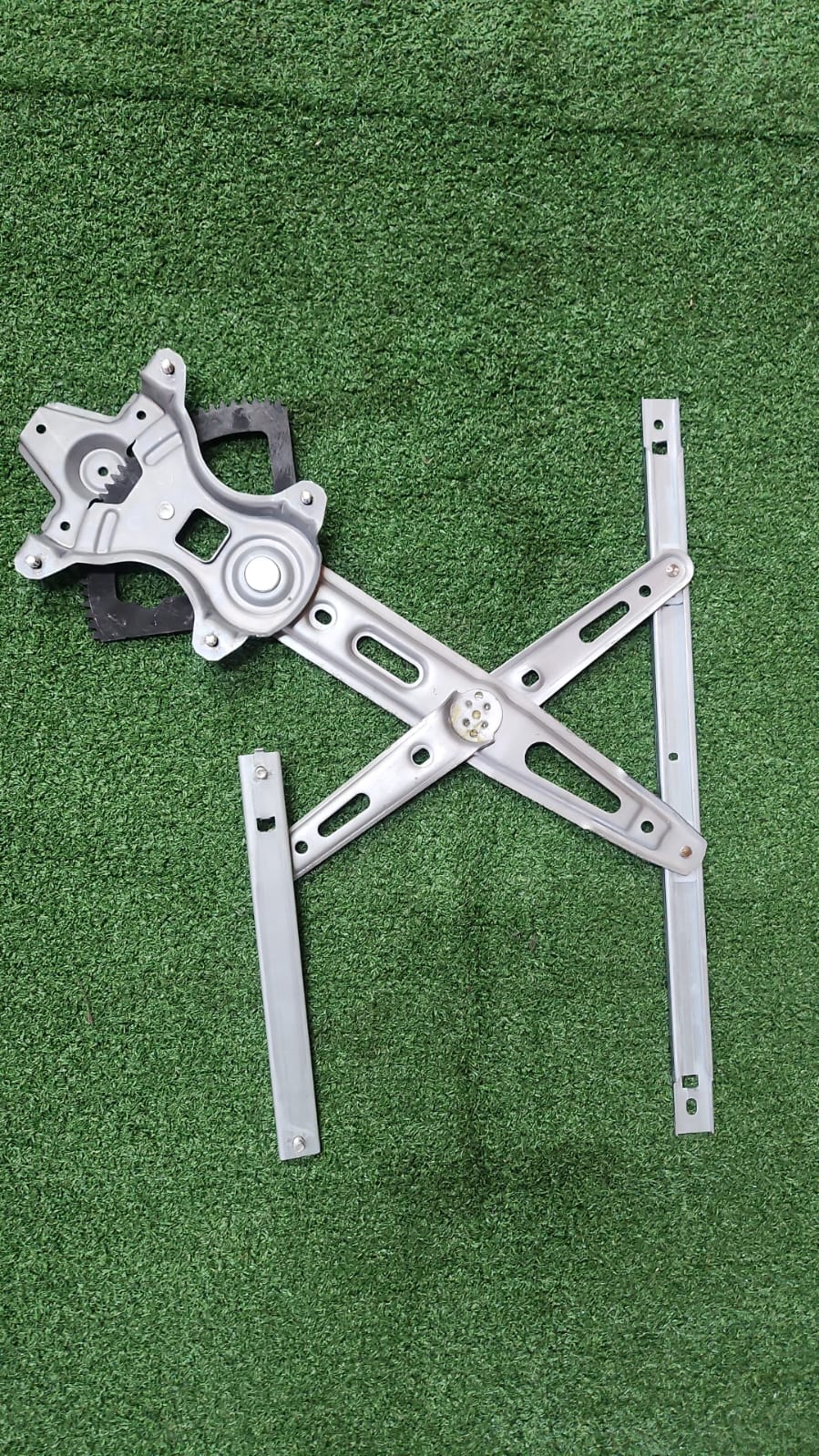 WINDOW MECHAHISM FOR HYUNDAI i20 - Private Seller