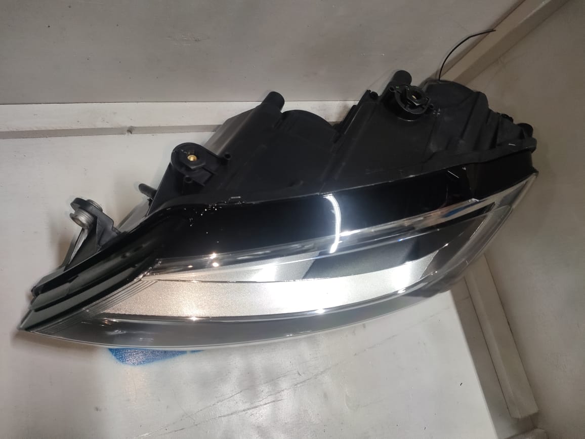 BRAND NEW HEADLIGHTS FOR VW JETTA 6 AVAILABLE - Private Seller BRAND NEW HEADLIGHTS FOR VW JETTA 6 AVAILABLE - Private Seller