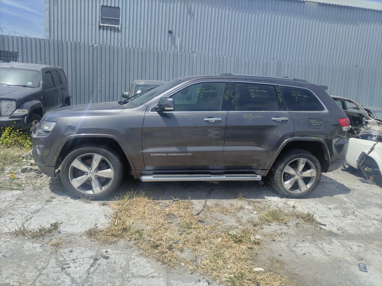 JEEP CHEROKEE 3.7 SPORT 2011 NOW STRIPPING FOR SPARES - Private Seller JEEP CHEROKEE 3.7 SPORT 2011 NOW STRIPPING FOR SPARES - Private Seller