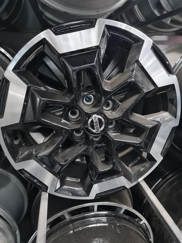 Nissan navara original alloy mags size 17 aset still like new - Private Seller Nissan navara original alloy mags size 17 aset still like new - Private Seller