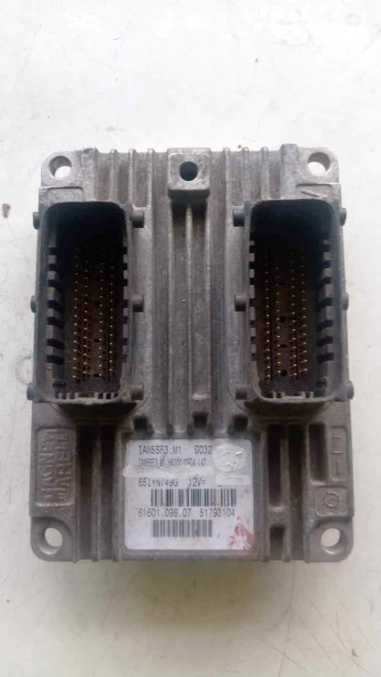 Fiat Punto computer box