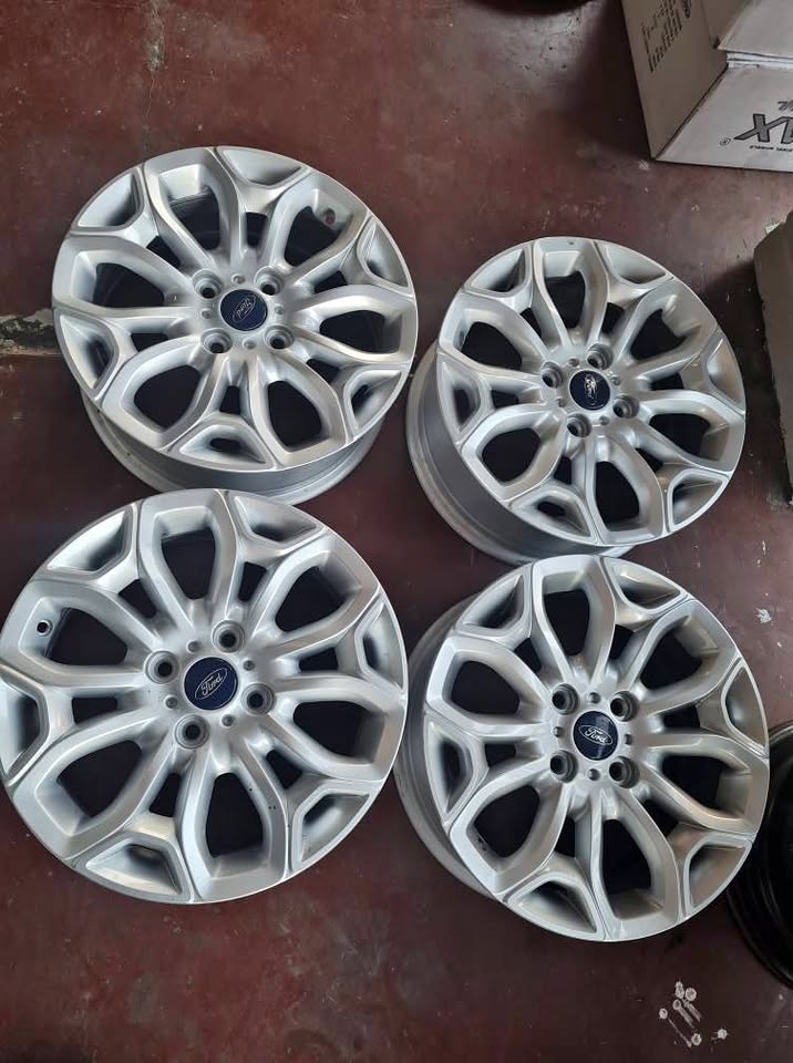 Ford Ecosport original alloy mags size 16 aset - Private Seller Ford Ecosport original alloy mags size 16 aset - Private Seller