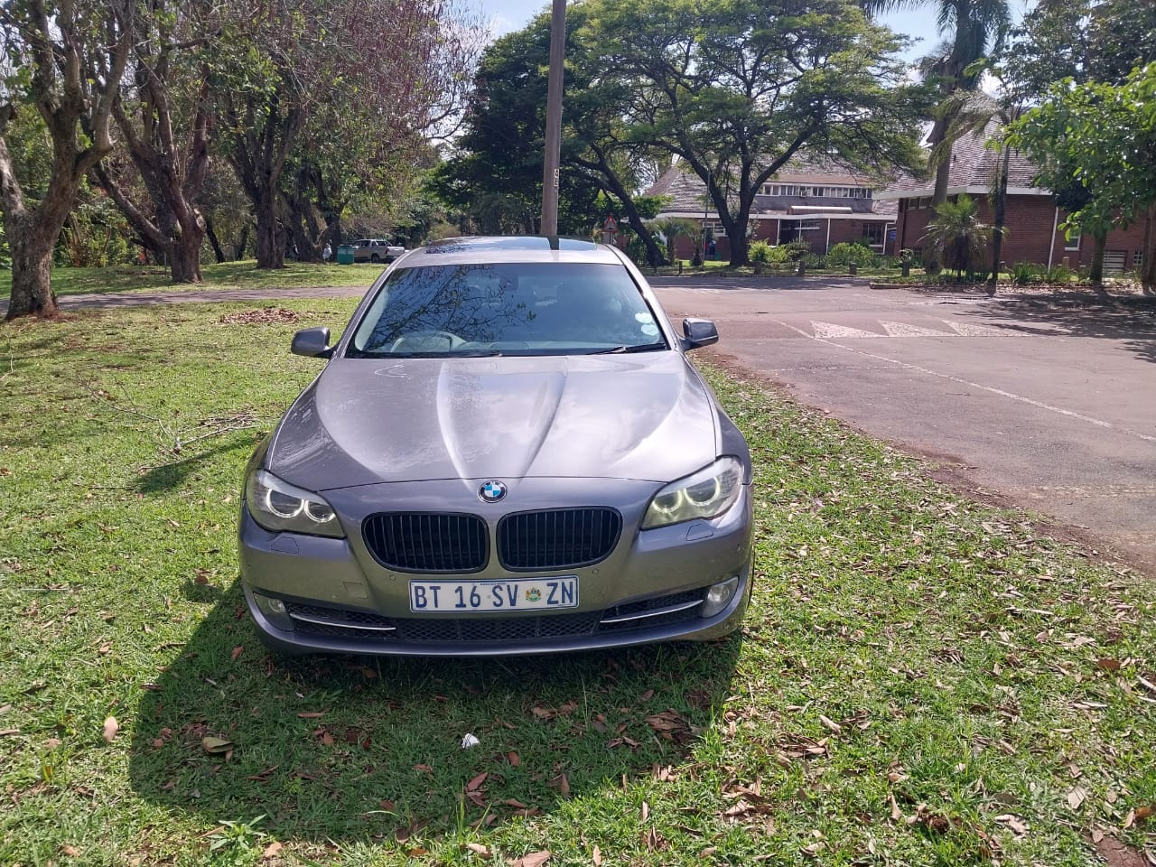 AUTOMATIC 2011 BMW 520d, F10, EXCLUSIVE PACK, with SUNROOF.