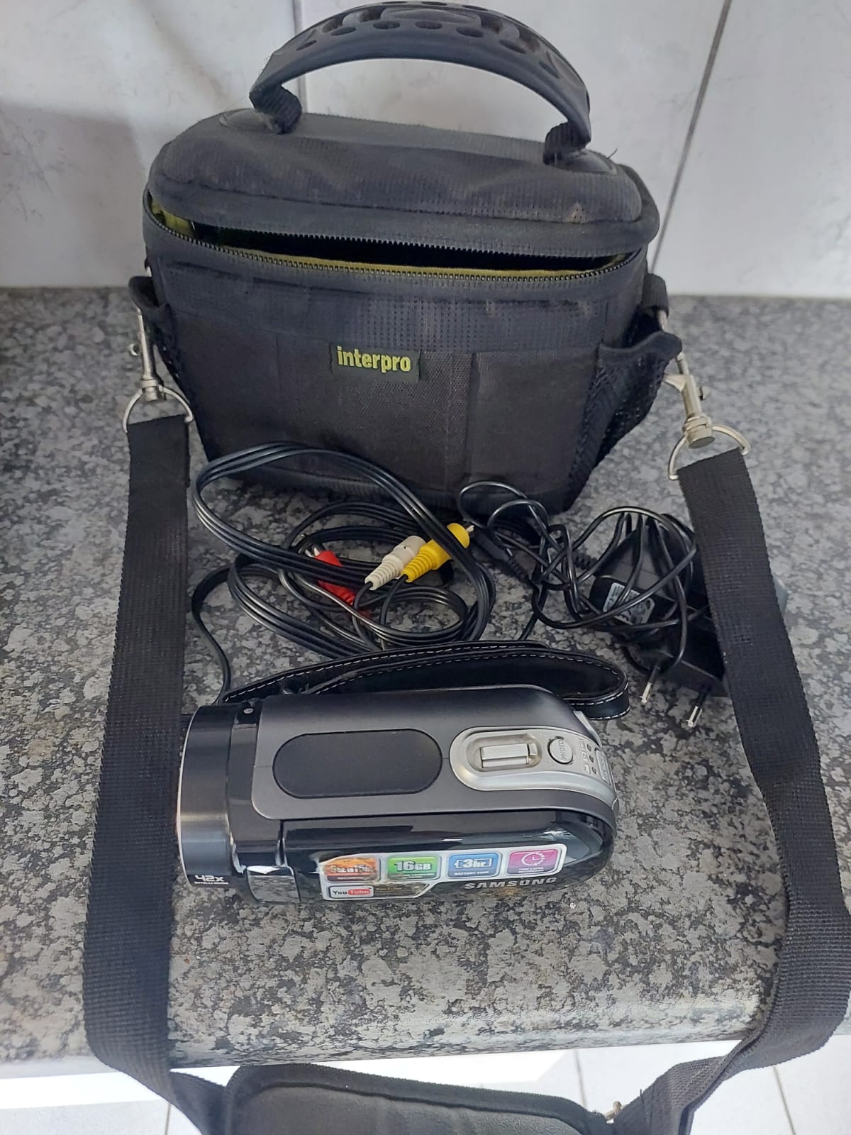 BRAND NEW SAMSUNG HAND CAM RECORDER