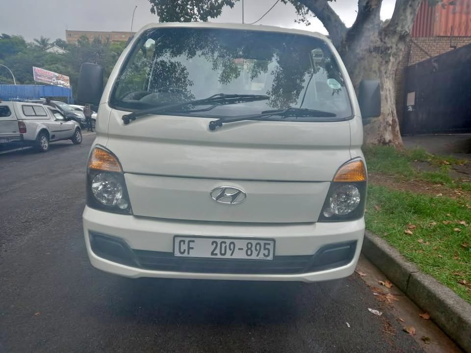 2006 HYUNDAI H100 BAKKIE  DIESEL,White