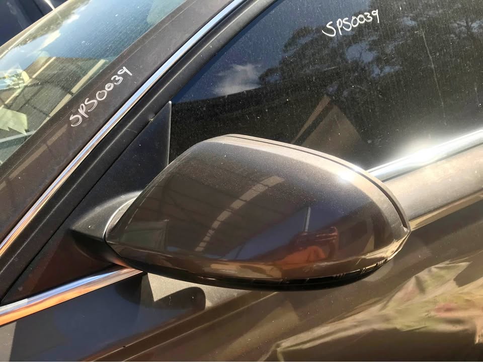 AUDI A6 3.0T RIGHT AND LEFT SIDE MIRRORS - Private Seller