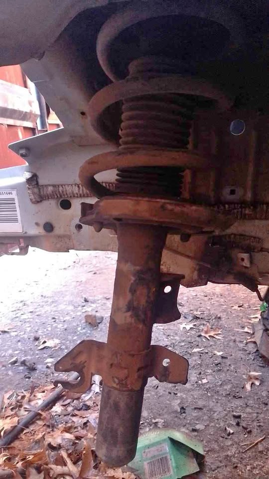 Jeep Cherokee Longitude LF shock - Private Seller Jeep Cherokee Longitude LF shock - Private Seller