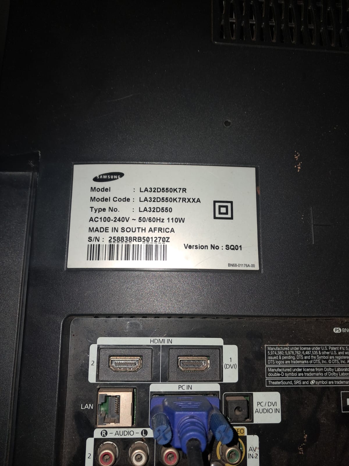Samsung 32 inch TV for sale with wall mount