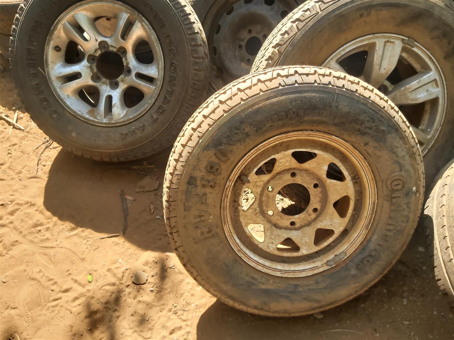 Rim and tyre ford bakkie 14 - Private Seller Rim and tyre ford bakkie 14 - Private Seller