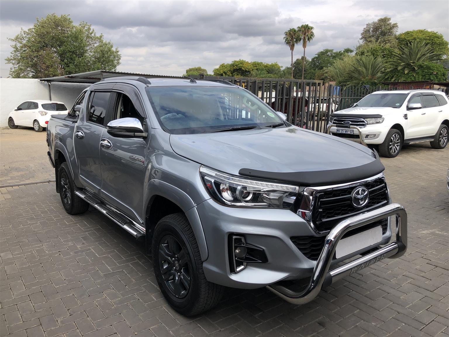 Used 2016 Toyota Hilux 2.8GD-6 double cab Legend 50 - Private Seller Used 2016 Toyota Hilux 2.8GD-6 double cab Legend 50 - Private Seller
