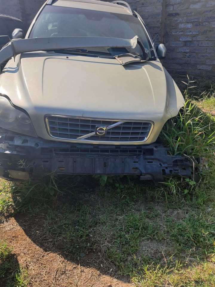 VOLVO XC 90 STRIPPING FOR SPARES - Private Seller VOLVO XC 90 STRIPPING FOR SPARES - Private Seller