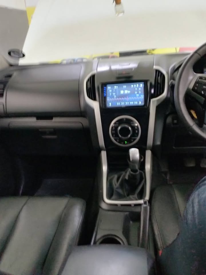 2014 ISUZU KB300 DMAX DOUBLE CAB 4X2 MANUAL