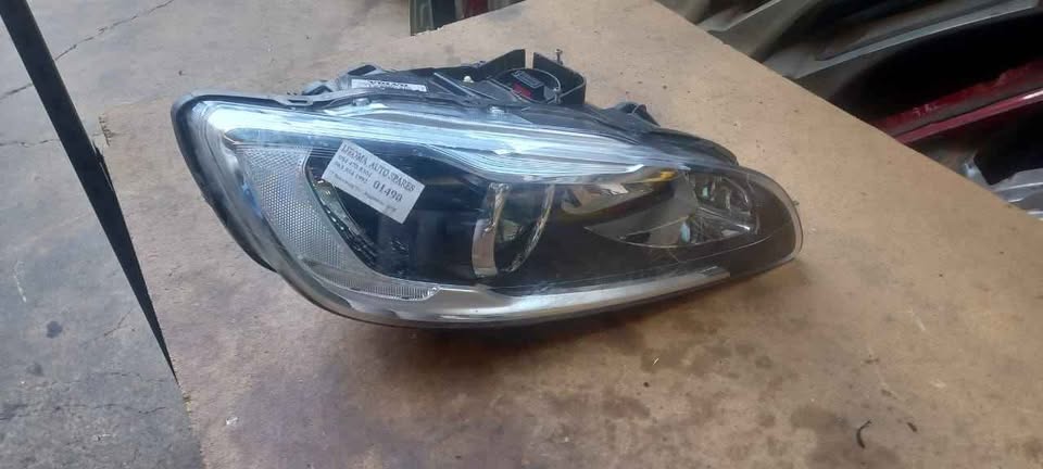 Volvo headlight - Private Seller
