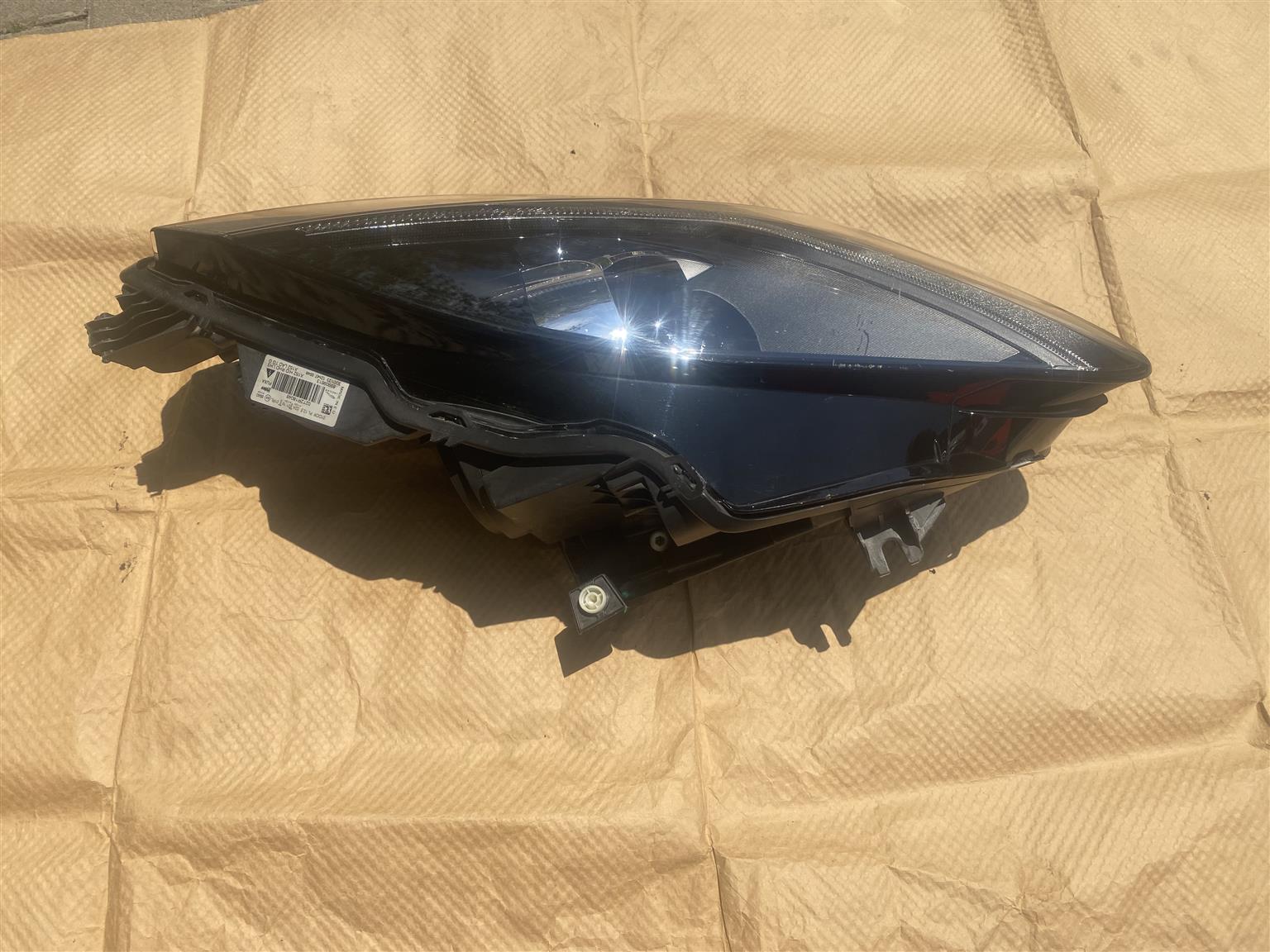 2017 JAGUAR F-TYPE BI-XENON HEADLIGHT LEFT SIDE FOR SALE. IN EXCELLENT CONDITION