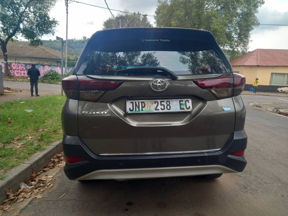 2020 Toyota Rush 1.5 VVTI Petrol, Manual, Grey, 78000kms