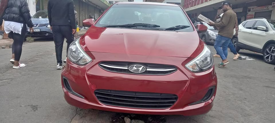 2017 HYUNDAI ACCENT1.6GLS PETROL, MANUAL TRANSMISSION, MAROON COLOUR