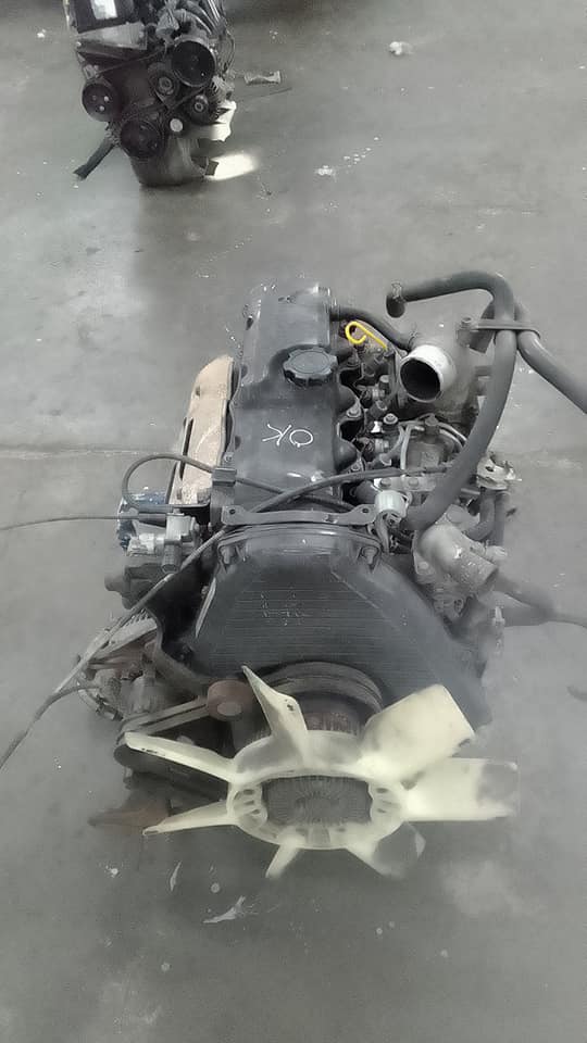 TOYOTA HILUX 2L 2.4L COMPLETE ENGINE FOR SALE - Private Seller