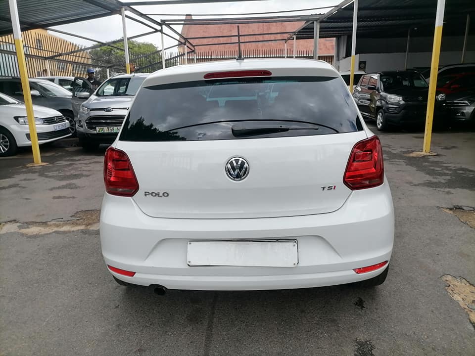 2015 Volkswagen polo 1.2 TSI Sunroof High line leather interior
