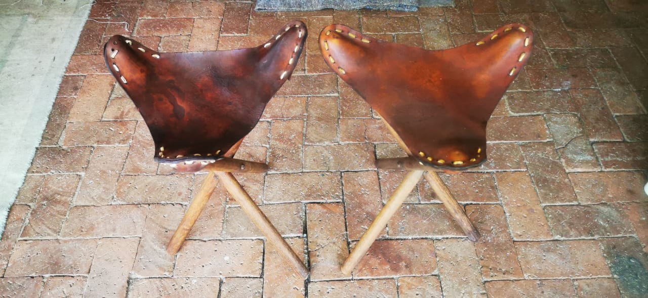Vintage tripod hand crafted leather stools – tripod Vintage tripod hand crafted leather stools – tripod