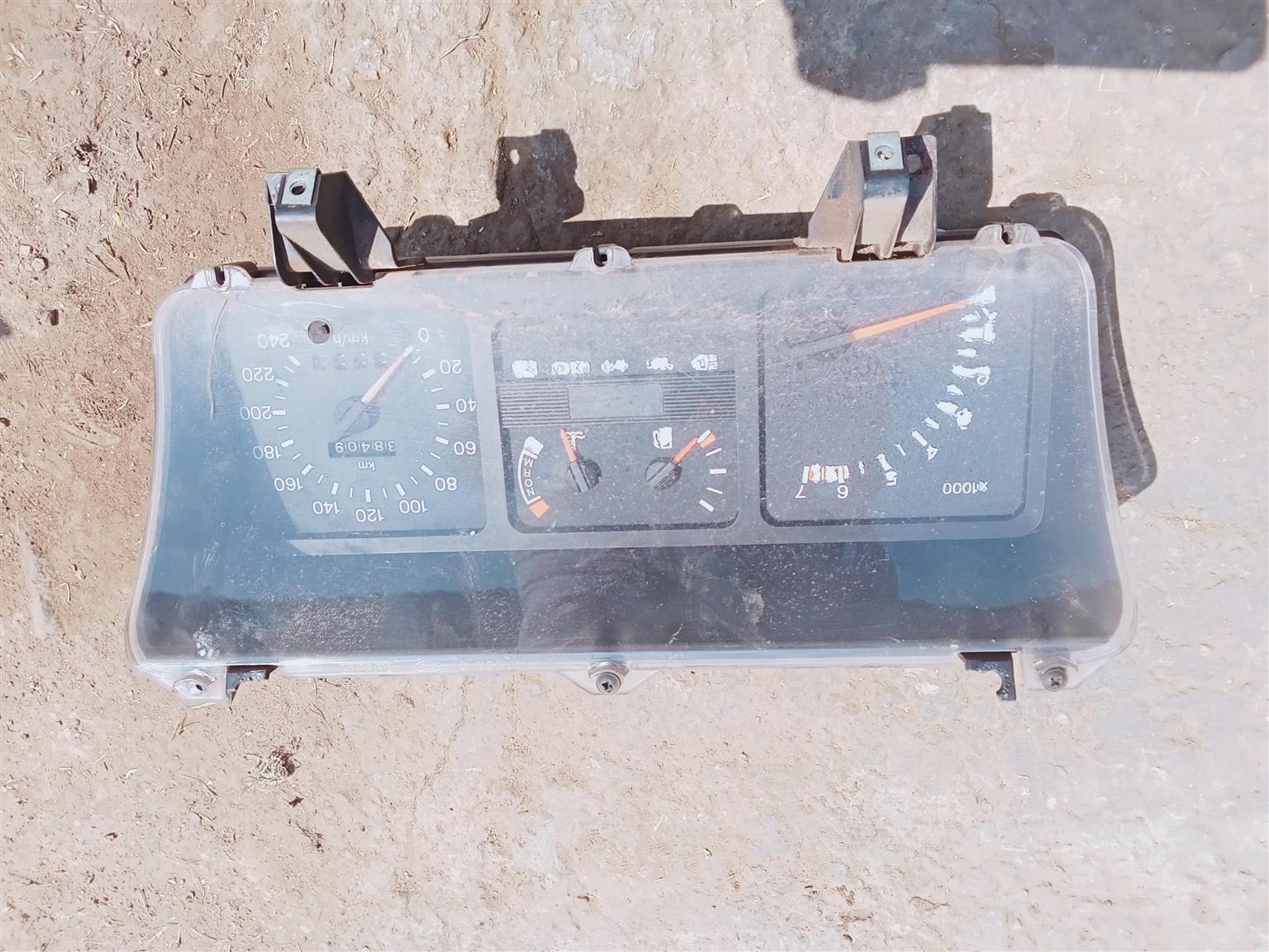 Ford sapphire cluster and surround - Private Seller Ford sapphire cluster and surround - Private Seller