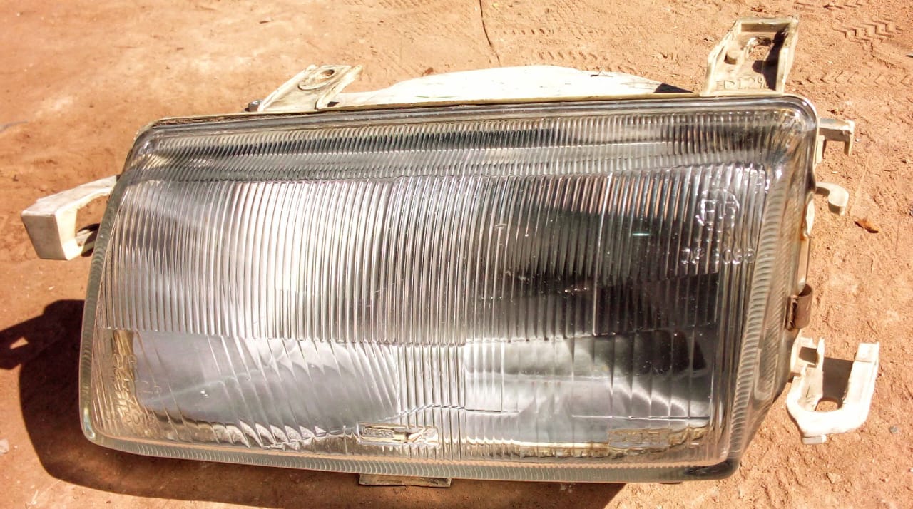 Opel astra F left headlight - Private Seller