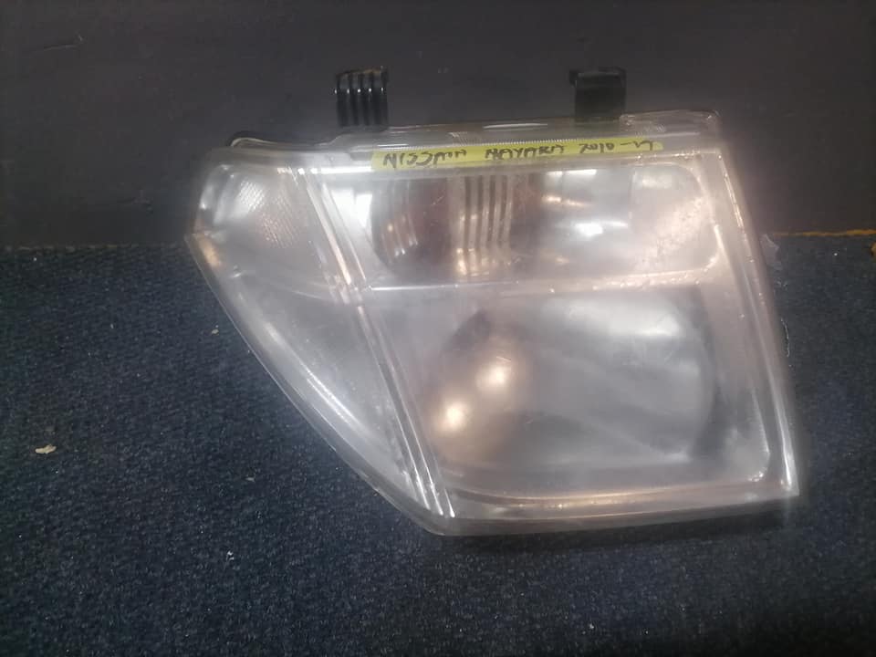 Nissan Navara headlight DM or Message number in the description for assistance. - Private Seller