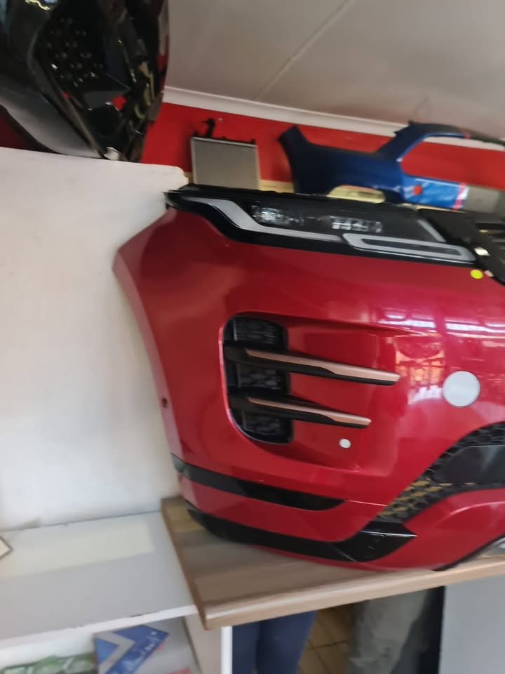 2021 RANGE ROVER EVOQUE COMPLETE FRONT BUMPER WITH HEADLIGHTS FOR SALE SUPER CLEAN - Private Seller