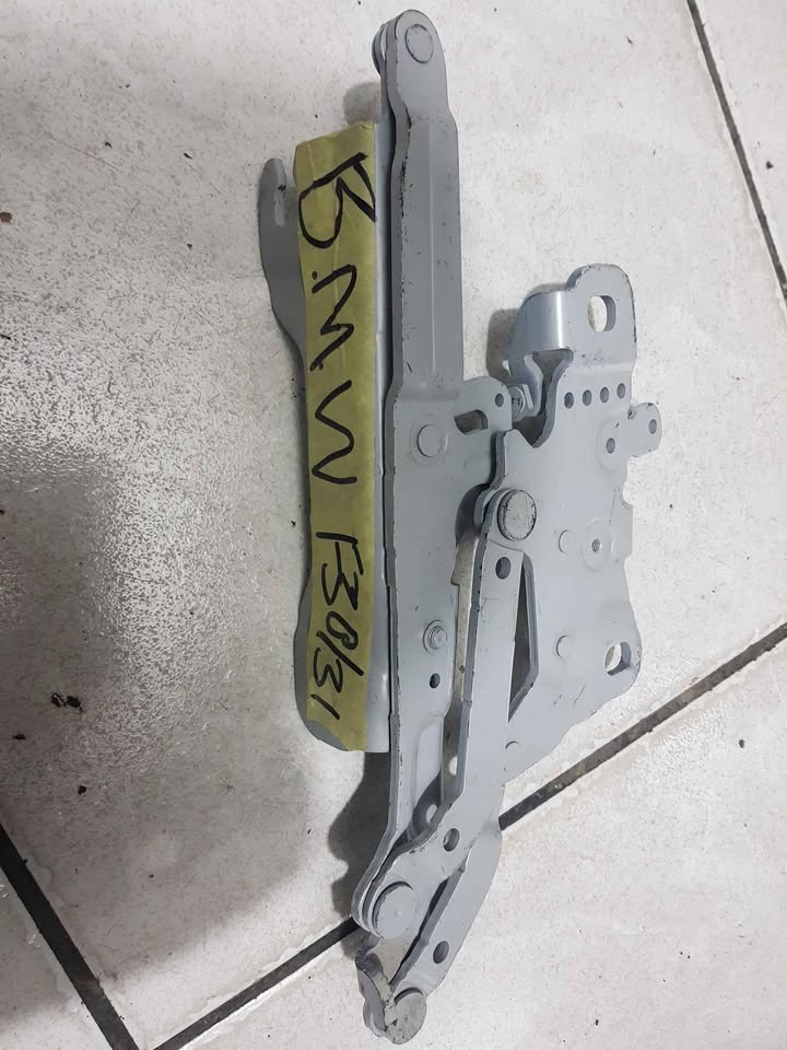 BMW F30/31 BONNET HINGE - Private Seller BMW F30/31 BONNET HINGE - Private Seller