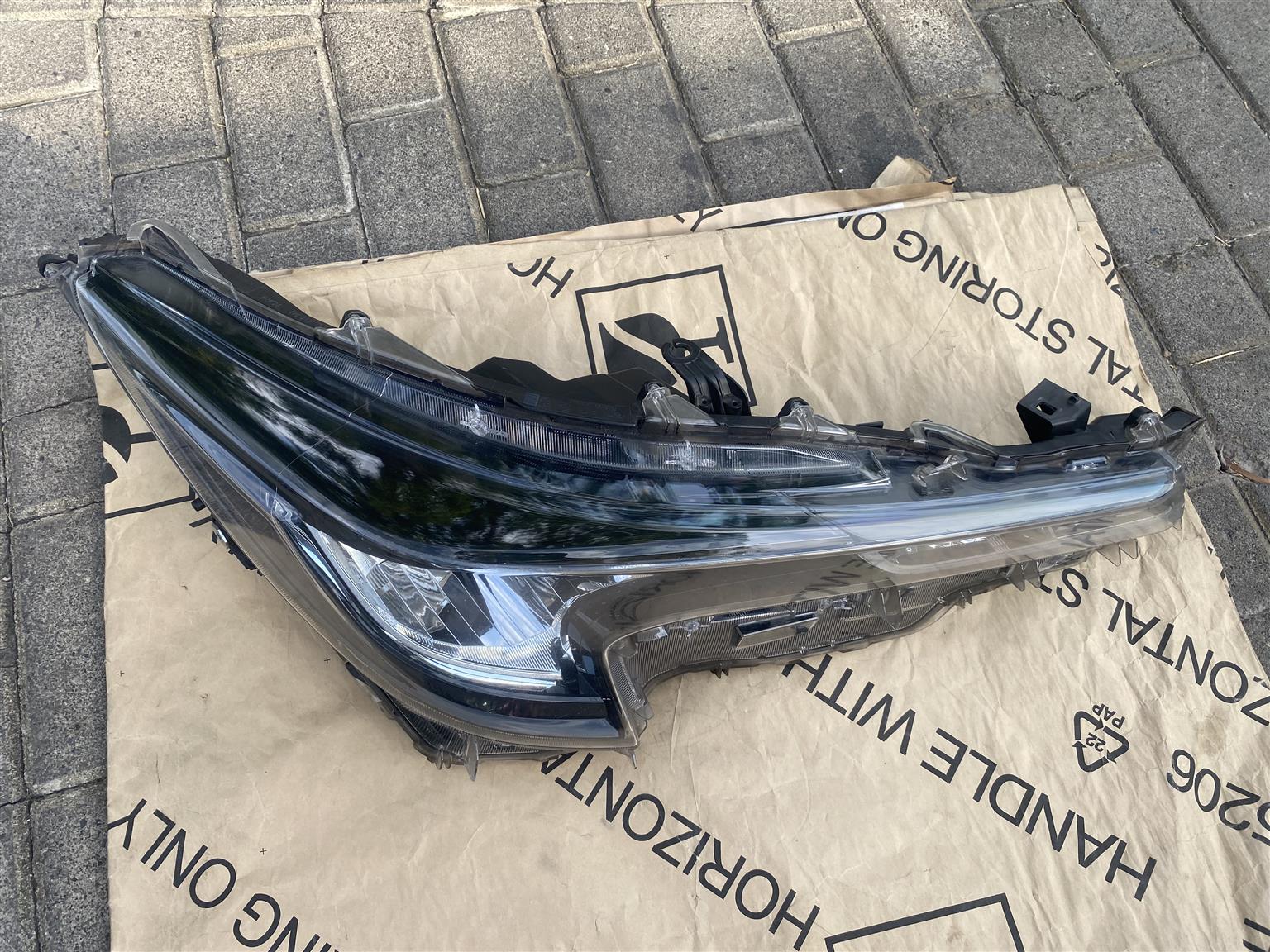 2022 TOYOTA COROLLA LED HEADLIGHT RIGHT SIDE FOR SALE. IN EXCELLENT CONDITION - Private Seller 2022 TOYOTA COROLLA LED HEADLIGHT RIGHT SIDE FOR SALE. IN EXCELLENT CONDITION - Private Seller