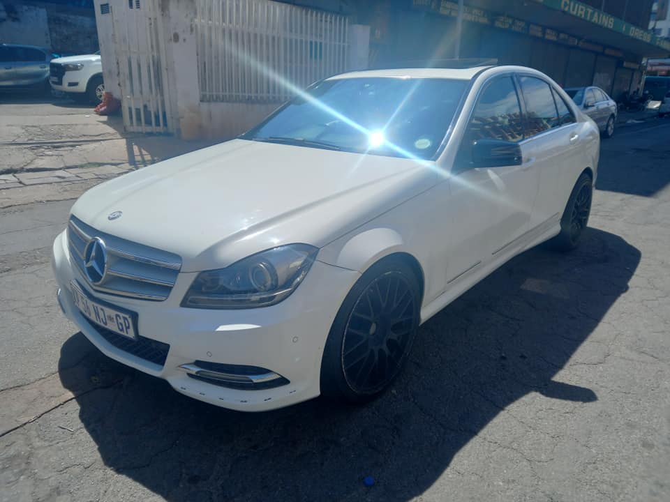 2014 MERCEDES BENZ C180 DIESEL, MANUAL TRANSMISSION, WHITE COLOUR, MILEAGE
