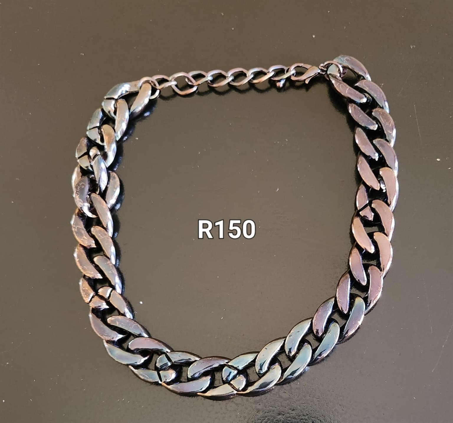 Elegant Neck Accessories, Earings, & Wrist Accessories. Elegant Neck Accessories, Earings, & Wrist Accessories.