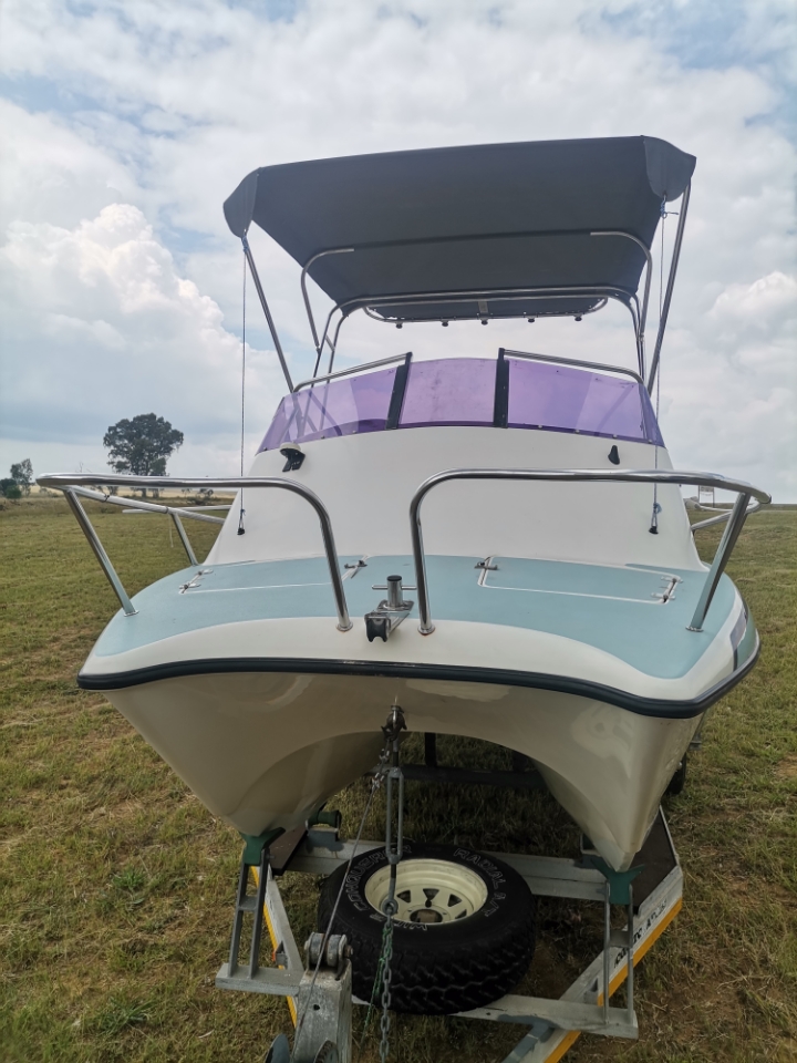 COASTCAT 18FT OFFSHORE WITH TWIN 90HP MARINER MOTORS - VERY CLEAN PACKAGE