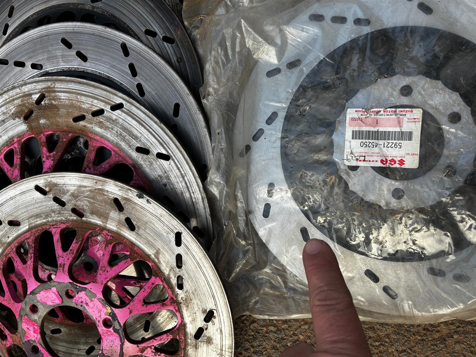 Suzuki Front & rear brake discs. - Private Seller Suzuki Front & rear brake discs. - Private Seller