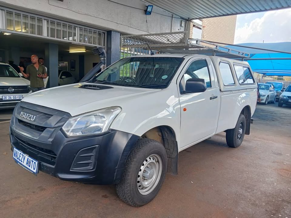 2020 ISUZU KB250 D-MAX 4X2 S/C Transmission: Manual  Mileage: 38000km Fueltype: Diesel White