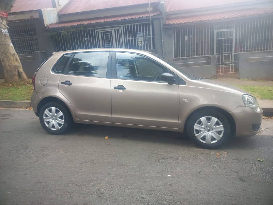 2017 VW POLO VIVO HATCHBACK 1.4 Engine Petrol, Manual, Gold Color, Mileage 85000km
