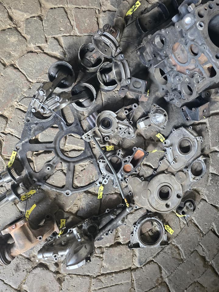 Toyota Hilux 3.0 KZ-TE Engine Parts Call - Private Seller Toyota Hilux 3.0 KZ-TE Engine Parts Call - Private Seller