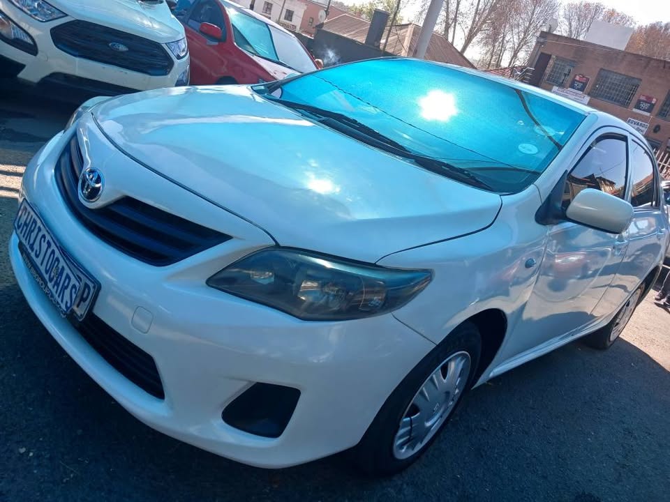 2018 model Toyota Corolla Quest sedan manual transmission petrol 1.6 engine capacity mileage 78000km