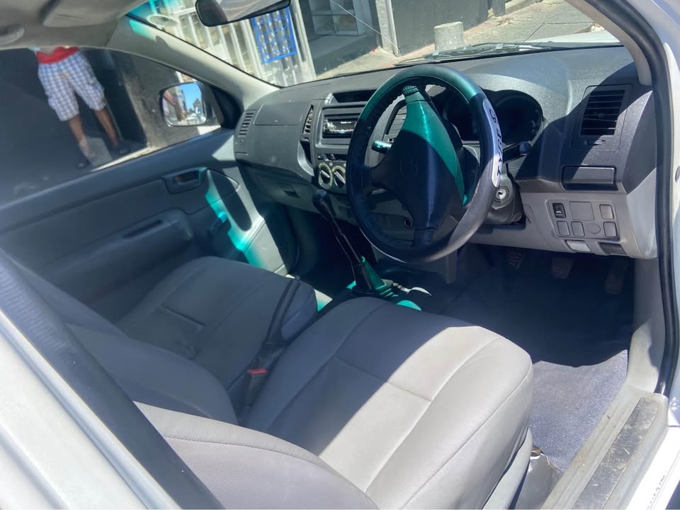 2005 Toyota Hilux D-4D 3.5 98000km