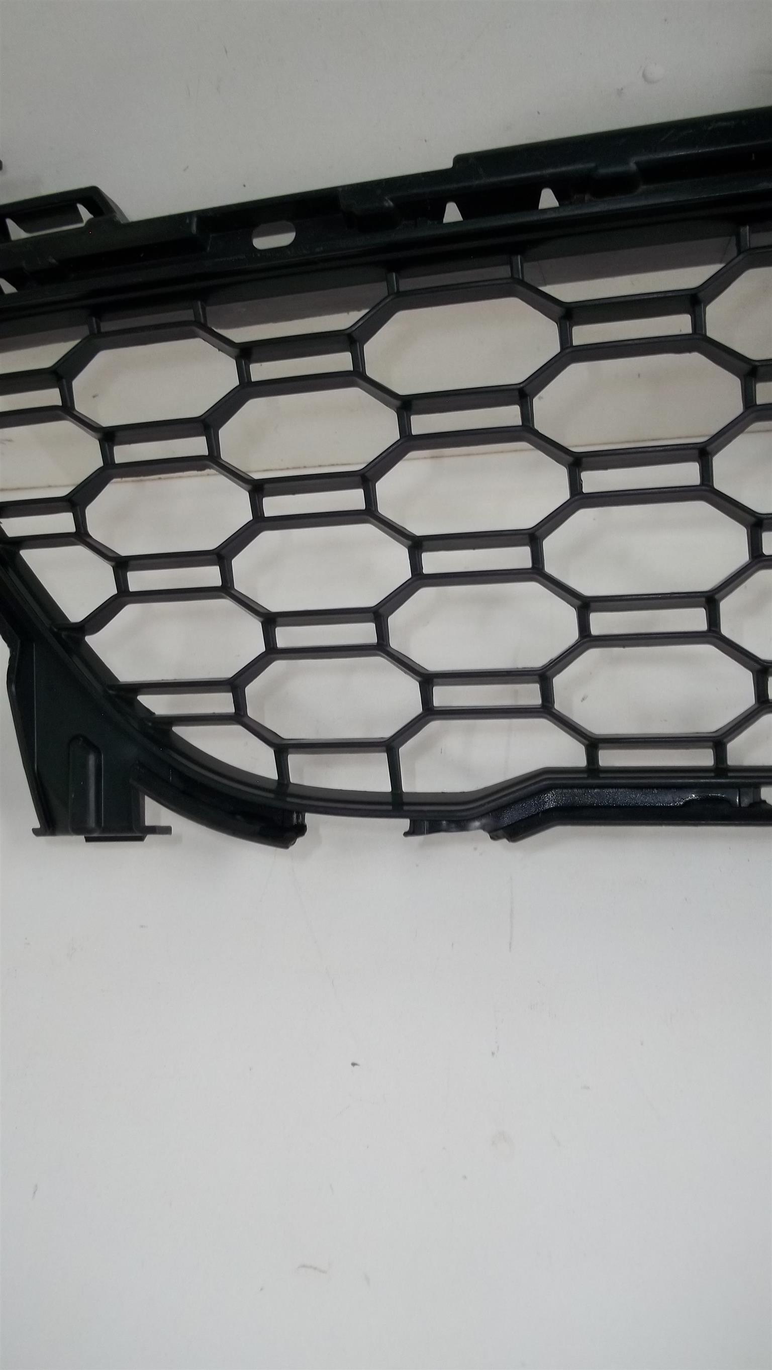 Honda Accord front bumper grille - Private Seller Honda Accord front bumper grille - Private Seller
