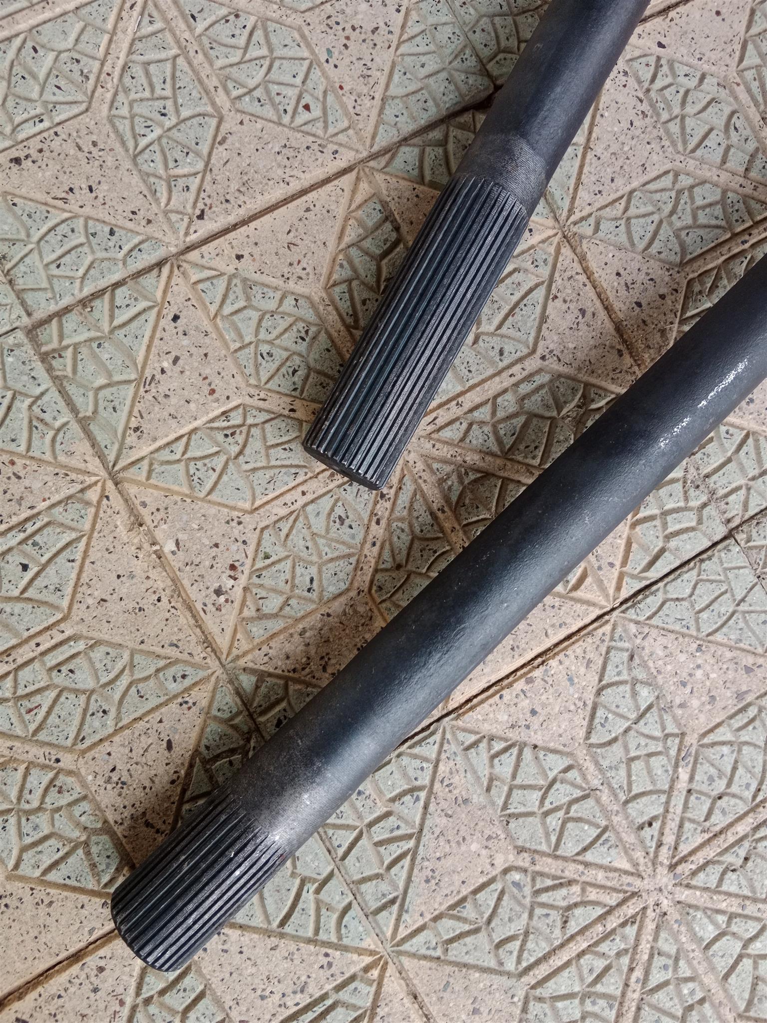 Side shaft for sale Land Cruiser 79 series - Private Seller Side shaft for sale Land Cruiser 79 series - Private Seller