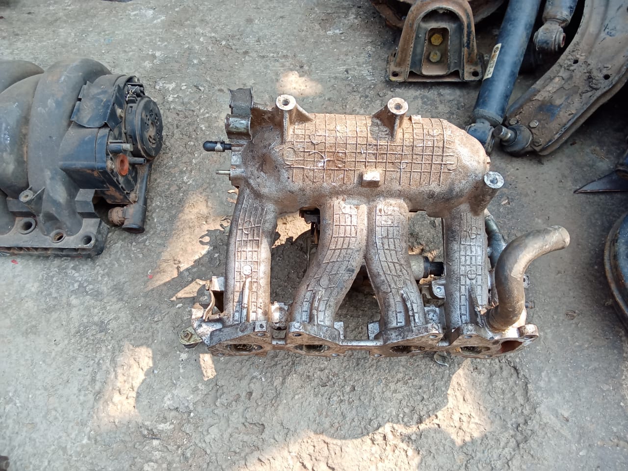 Nissan Almera (N15) intake manifold - Private Seller Nissan Almera (N15) intake manifold - Private Seller