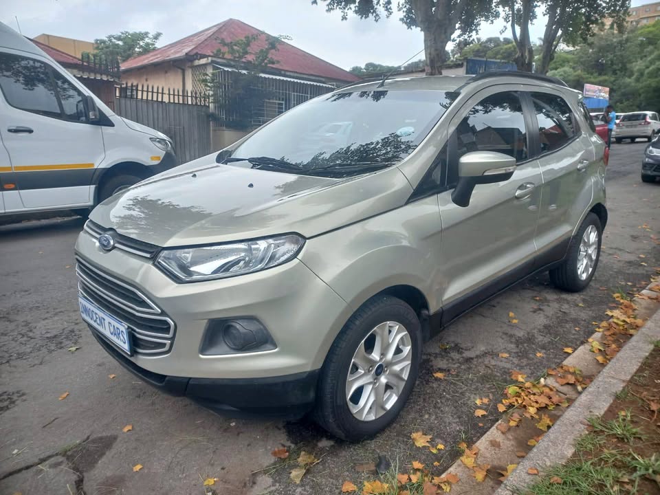 2016 Ford Ecosport Ecoboost 1.0 Titanium petrol, Manual, Gold color, mileage 84000kms,