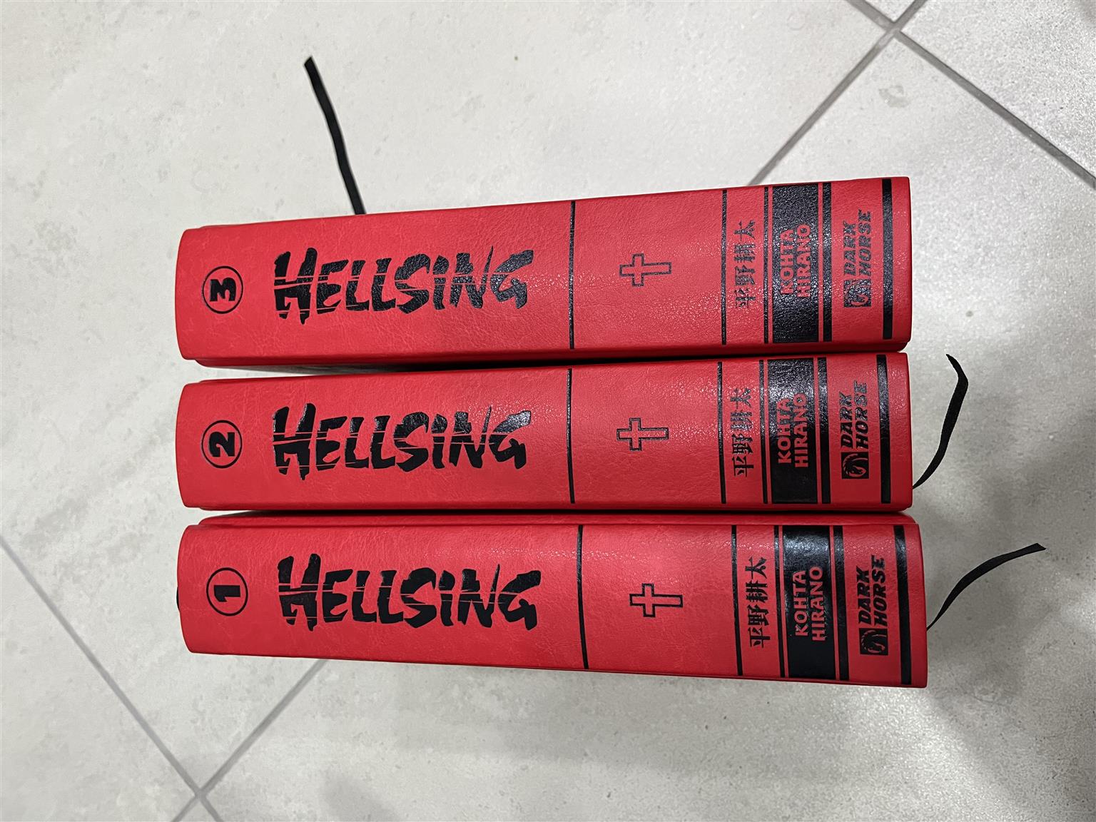 HELLSING DELUXE EDITION ALL VOLUMES 1-3 HELLSING DELUXE EDITION ALL VOLUMES 1-3