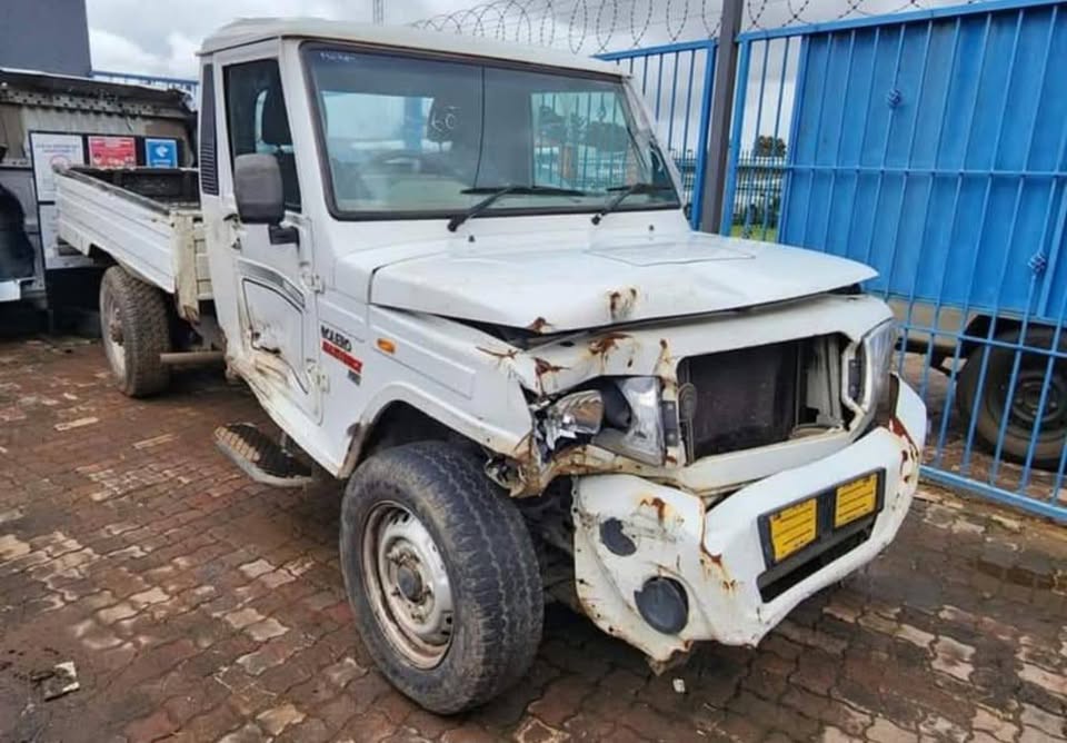 2017 Mahindra bolero maxitruck stripping for parts WhatsApp or cell