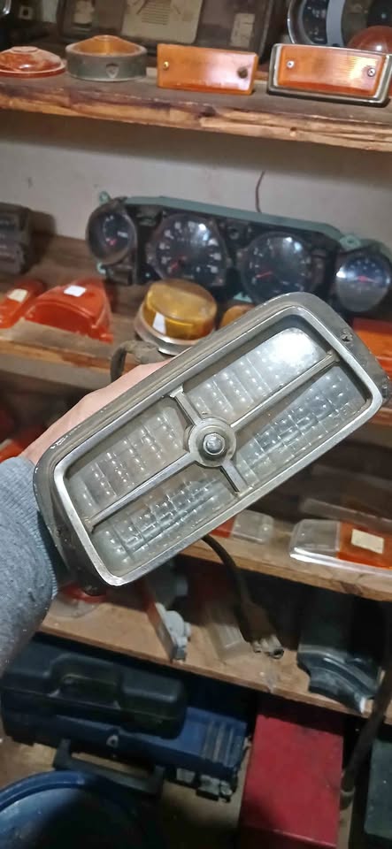 Mustang Mach 1, original spot light