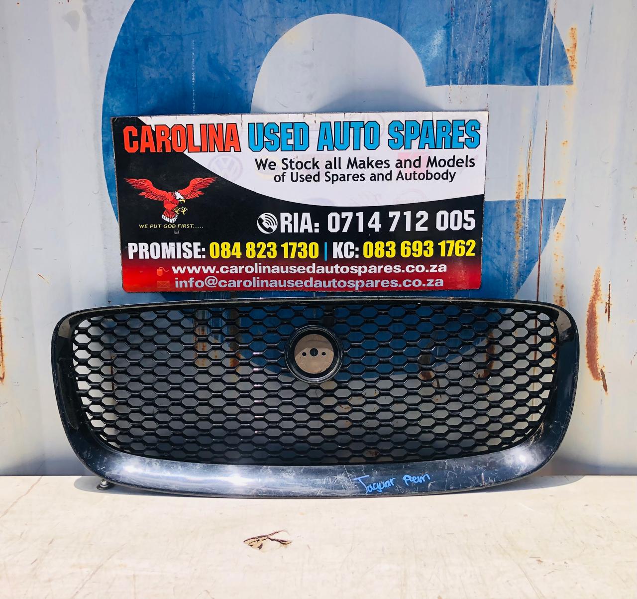 Jaguar F-pace X761 black front bumper grill (no badge) - Private Seller
