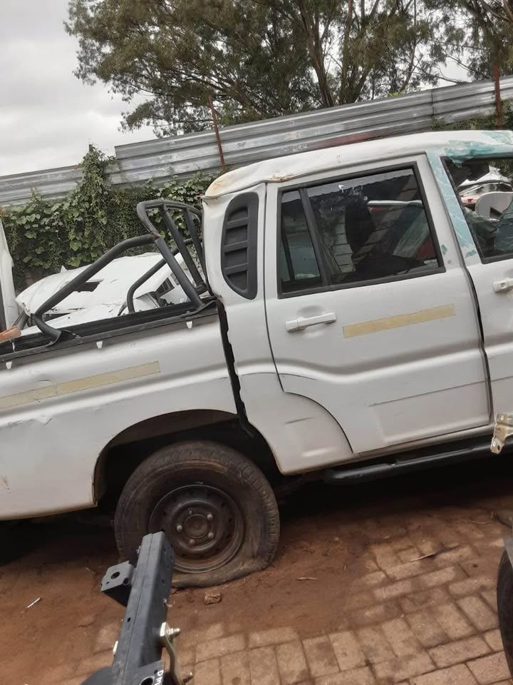MAHINDRA PIK UP S6 STRIPPING FOR PARTS ON SALE - Private Seller MAHINDRA PIK UP S6 STRIPPING FOR PARTS ON SALE - Private Seller