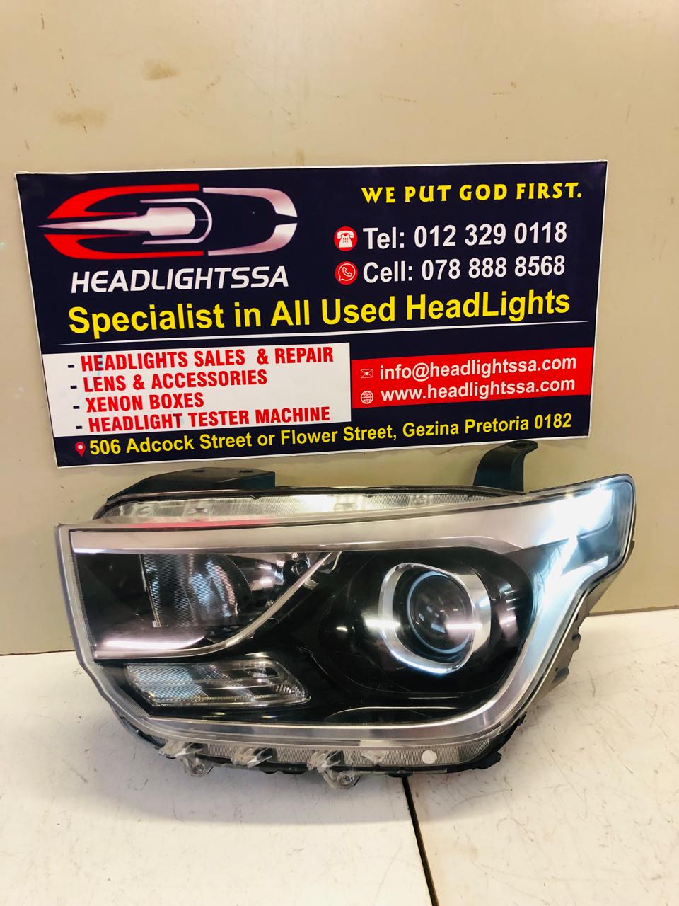 Hyundai H1 grand Starex left side halogen headlight (2019) - Private Seller