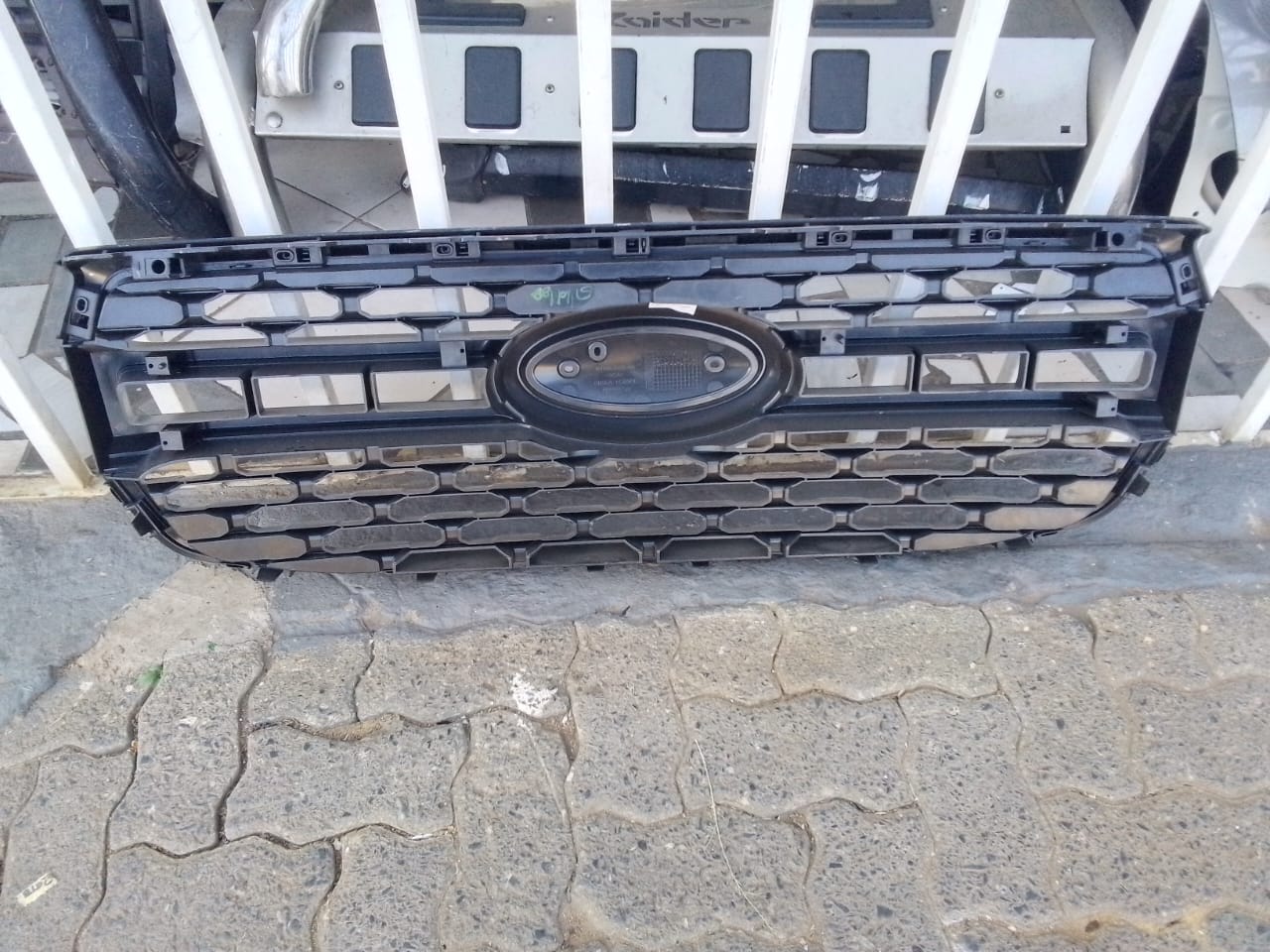 (2022-2024) FORD RANGER T9 GRILL FOR SALE - Private Seller